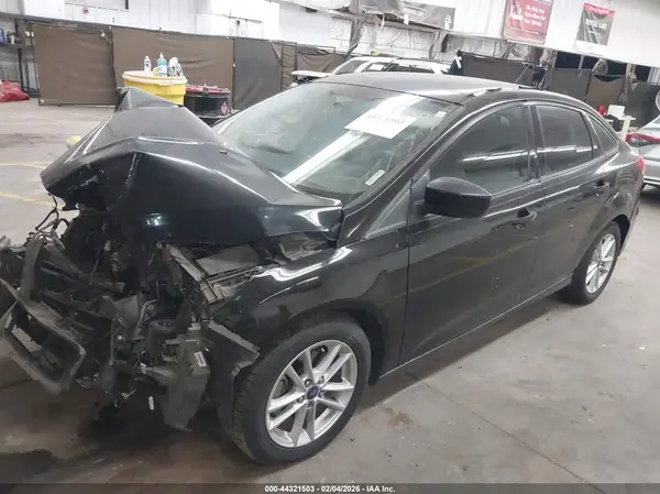 1FADP3F26JL211605 2018 FORD FOCUS - Image 2