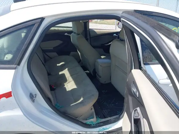 1FADP3F26JL231935 2018 FORD FOCUS - Image 8