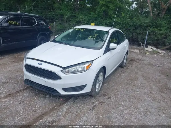 1FADP3F26JL237556 2018 FORD FOCUS - Image 2
