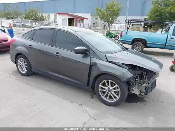 1FADP3F26JL250517 2018 FORD FOCUS - Image 1
