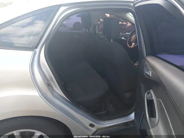 1FADP3F26JL272758 2018 FORD FOCUS - Image 8