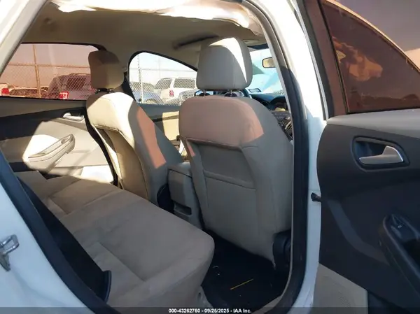1FADP3F26JL325071 2018 FORD FOCUS - Image 8