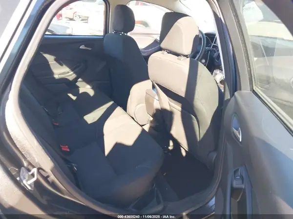 1FADP3F26JL332702 2018 FORD FOCUS - Image 8