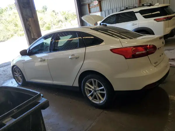 1FADP3F27GL211606 2016 FORD FOCUS - Image 2