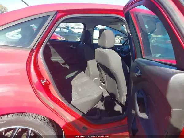 1FADP3F27GL240877 2016 FORD FOCUS - Image 8