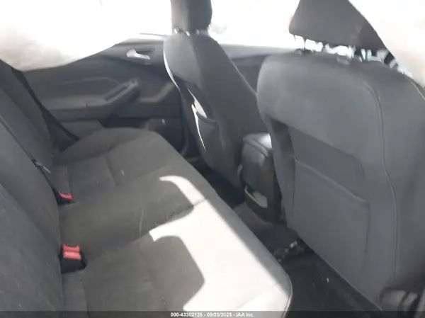 1FADP3F27GL288539 2016 FORD FOCUS - Image 8