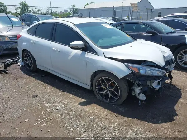 1FADP3F27GL385739 2016 FORD FOCUS - Image 1