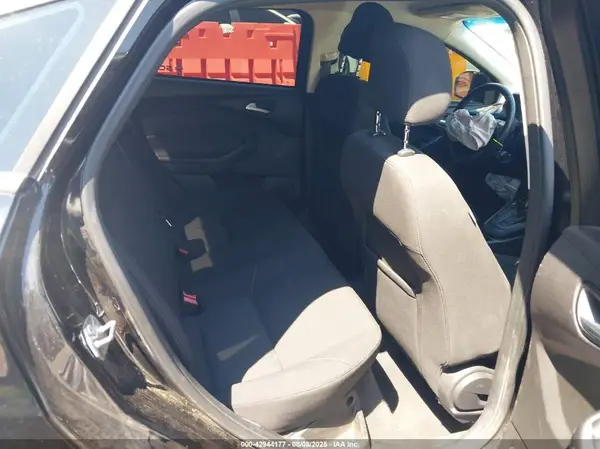 1FADP3F27GL390214 2016 FORD FOCUS - Image 8