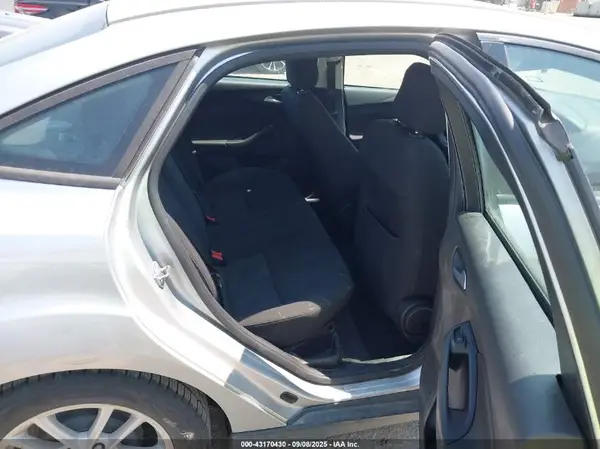 1FADP3F27GL402152 2016 FORD FOCUS - Image 8