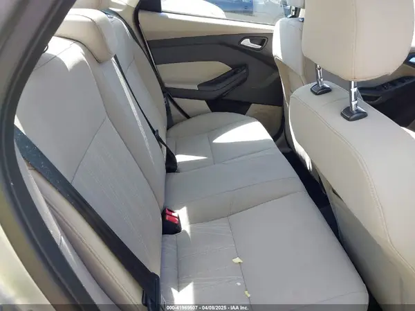 1FADP3F27HL240959 2017 FORD FOCUS - Image 8