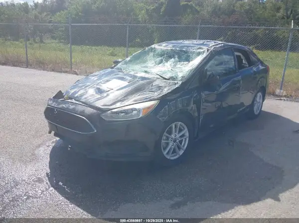 1FADP3F27HL241626 2017 FORD FOCUS - Image 2