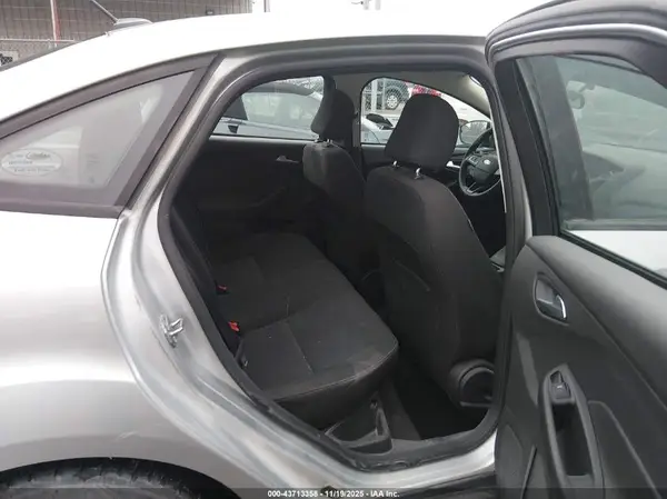 1FADP3F27HL243487 2017 FORD FOCUS - Image 8