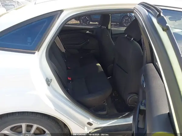 1FADP3F27HL252643 2017 FORD FOCUS - Image 8