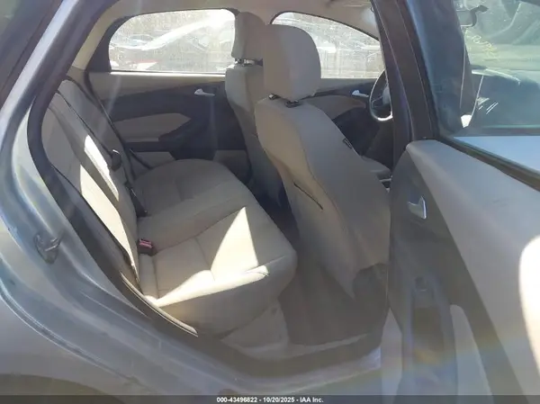 1FADP3F27HL267935 2017 FORD FOCUS - Image 8
