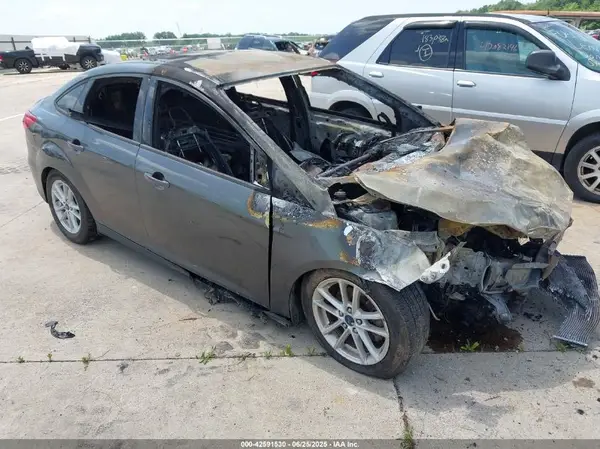 1FADP3F27HL291944 2017 FORD FOCUS - Image 1
