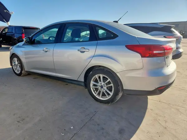 1FADP3F27HL304305 2017 FORD FOCUS - Image 2