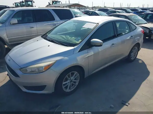 1FADP3F27HL318673 2017 FORD FOCUS - Image 2