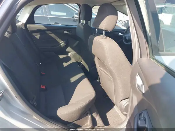 1FADP3F27HL318673 2017 FORD FOCUS - Image 8