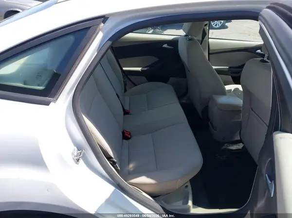1FADP3F27HL322447 2017 FORD FOCUS - Image 8