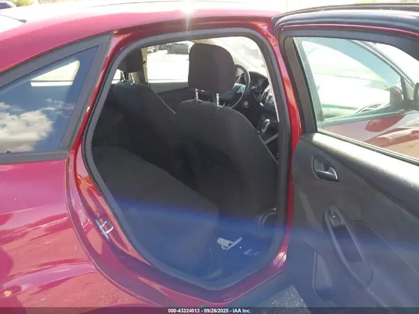 1FADP3F27HL326739 2017 FORD FOCUS - Image 8