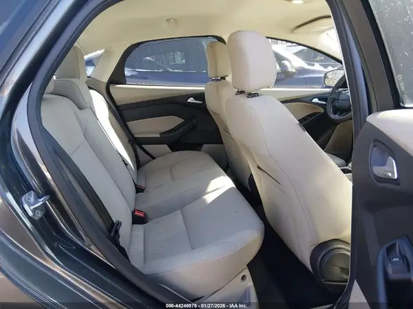 1FADP3F27HL338549 2017 FORD FOCUS - Image 8