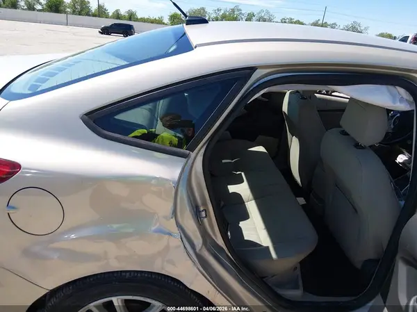 1FADP3F27JL200824 2018 FORD FOCUS - Image 8