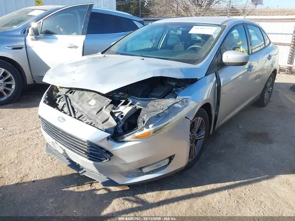 1FADP3F27JL201570 2018 FORD FOCUS - Image 2