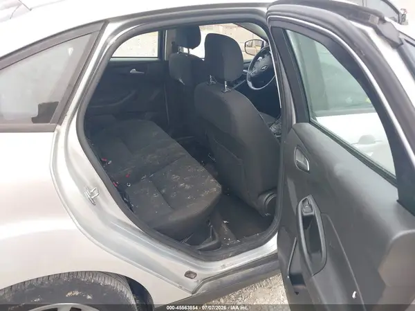1FADP3F27JL206123 2018 FORD FOCUS - Image 8