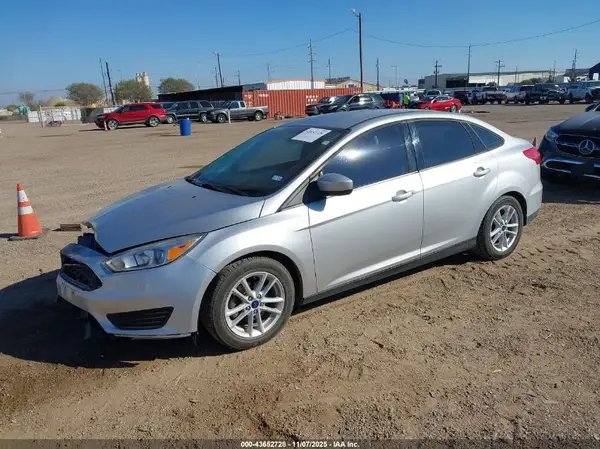 1FADP3F27JL210740 2018 FORD FOCUS - Image 2