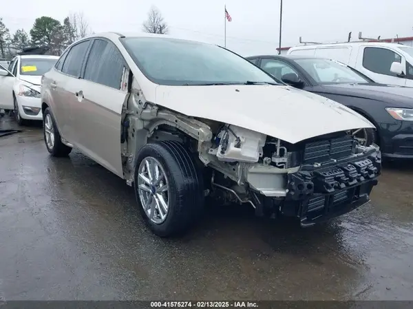 1FADP3F27JL219423 2018 FORD FOCUS - Image 1