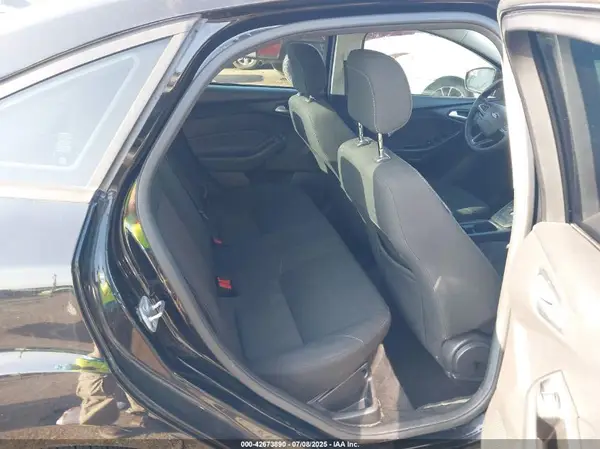 1FADP3F27JL222905 2018 FORD FOCUS - Image 8