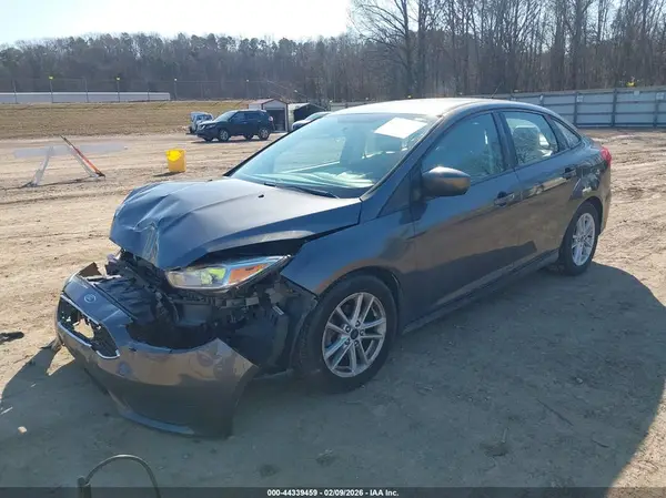 1FADP3F27JL252017 2018 FORD FOCUS - Image 2