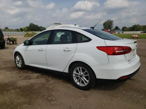 1FADP3F27JL257668 2018 FORD FOCUS - Image 2