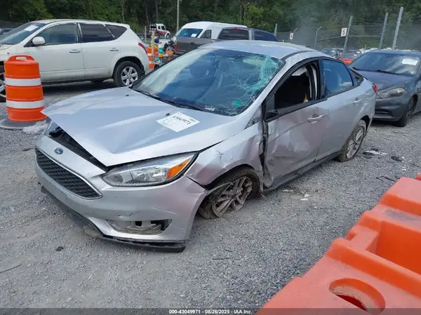 1FADP3F27JL257847 2018 FORD FOCUS - Image 2