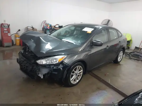 1FADP3F27JL257881 2018 FORD FOCUS - Image 2