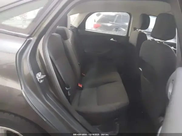1FADP3F27JL257881 2018 FORD FOCUS - Image 8