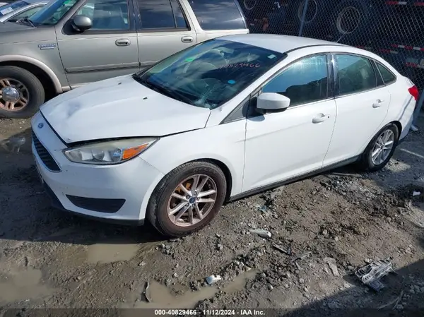 1FADP3F27JL263857 2018 FORD FOCUS - Image 2