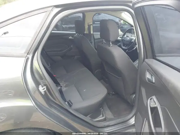1FADP3F27JL264829 2018 FORD FOCUS - Image 8