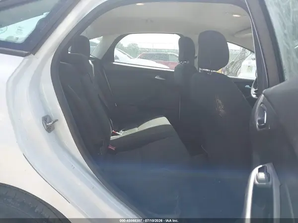 1FADP3F27JL266788 2018 FORD FOCUS - Image 8