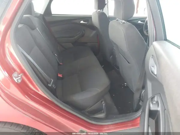 1FADP3F27JL271425 2018 FORD FOCUS - Image 8
