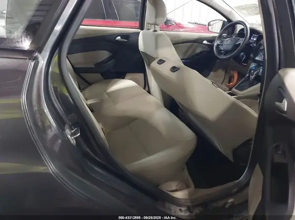 1FADP3F27JL274213 2018 FORD FOCUS - Image 8