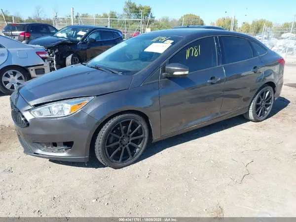 1FADP3F27JL276219 2018 FORD FOCUS - Image 2