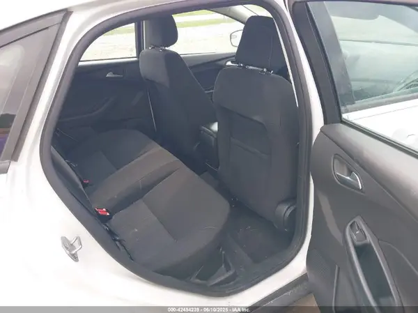 1FADP3F27JL277094 2018 FORD FOCUS - Image 8