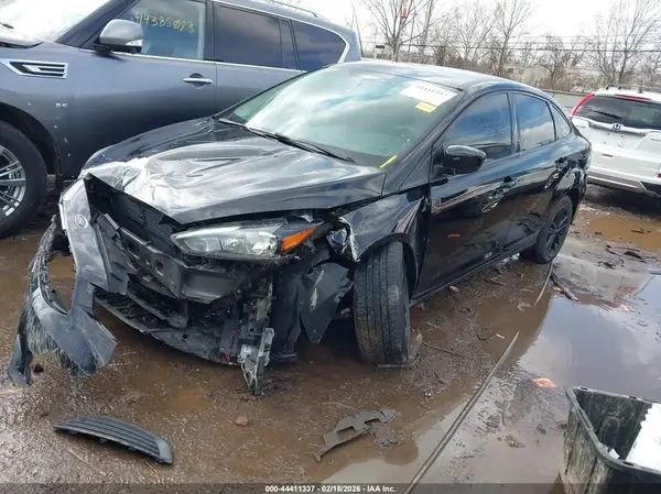 1FADP3F27JL292310 2018 FORD FOCUS - Image 2