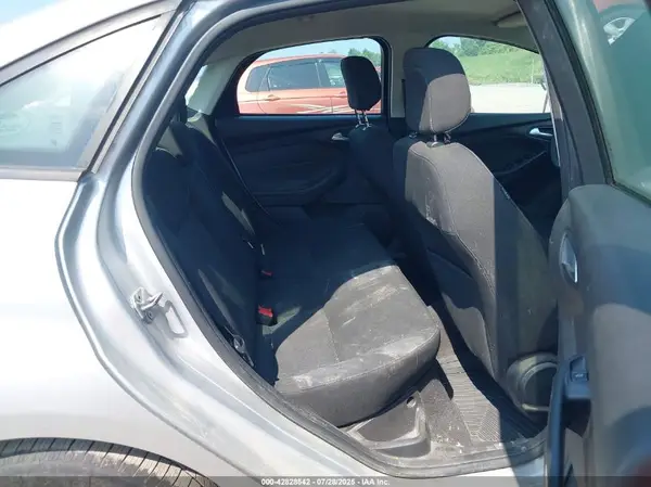 1FADP3F27JL295160 2018 FORD FOCUS - Image 8