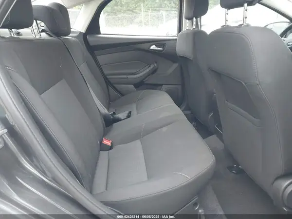 1FADP3F27JL300213 2018 FORD FOCUS - Image 8