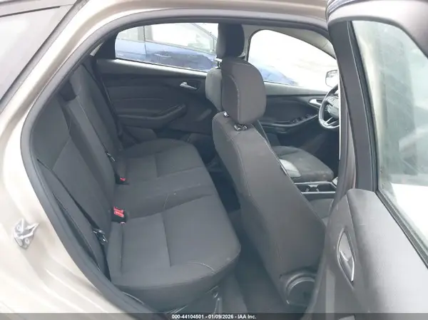 1FADP3F27JL307243 2018 FORD FOCUS - Image 8