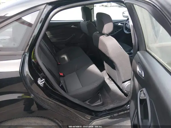 1FADP3F27JL327329 2018 FORD FOCUS - Image 8