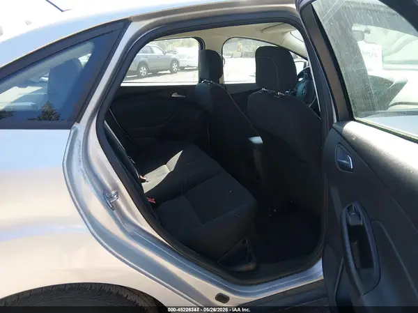 1FADP3F27JL327461 2018 FORD FOCUS - Image 8
