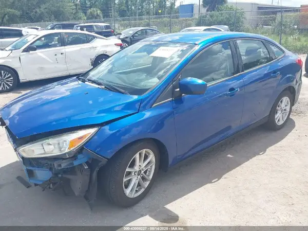 1FADP3F27JL327749 2018 FORD FOCUS - Image 2